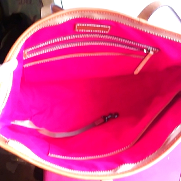 🎁 NEW Dooney & Burke Rainbow Design Large Travel Bag Tote/ Dust Cover - Picture 12 of 13